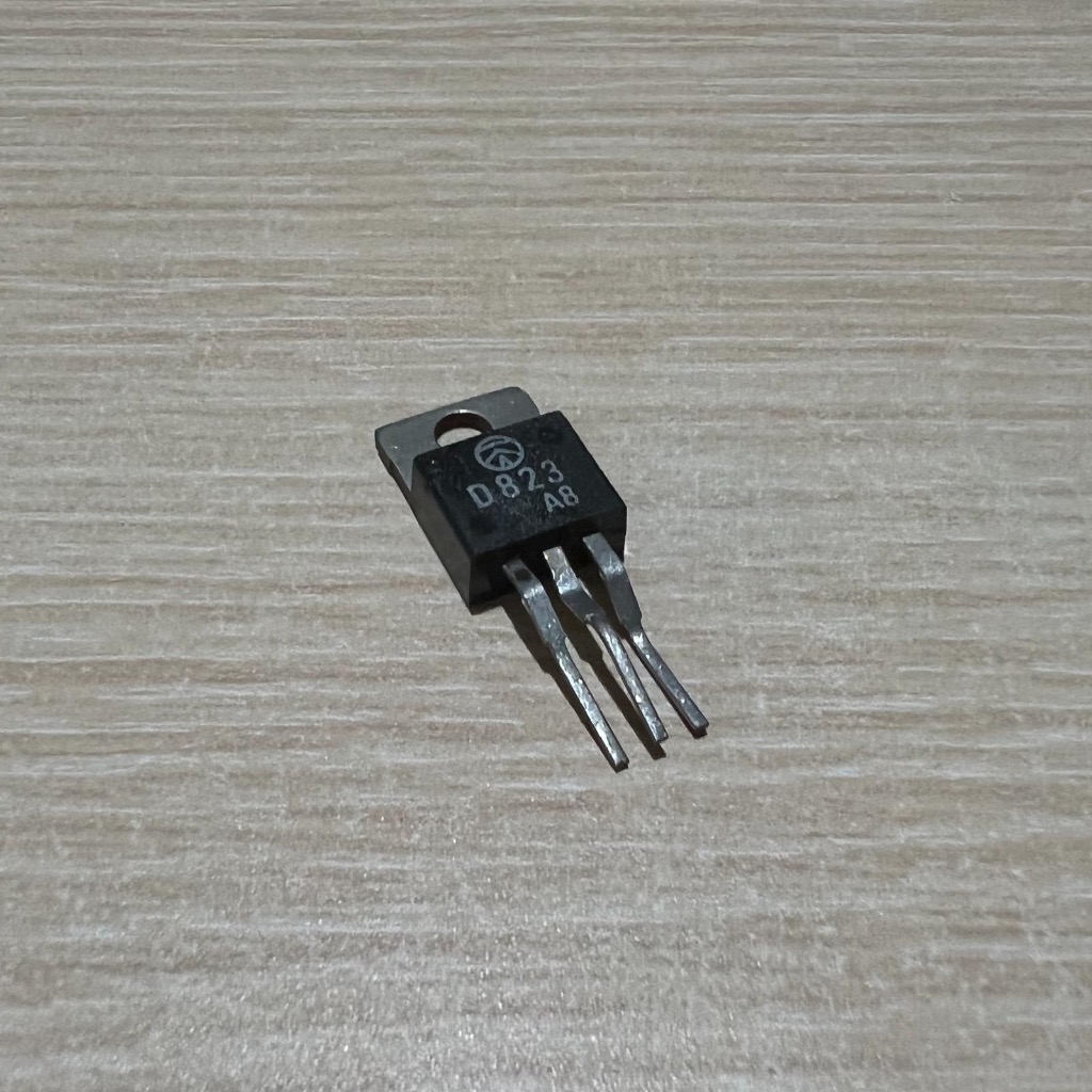 ทรานซิสเตอร์ IC D823 D 823