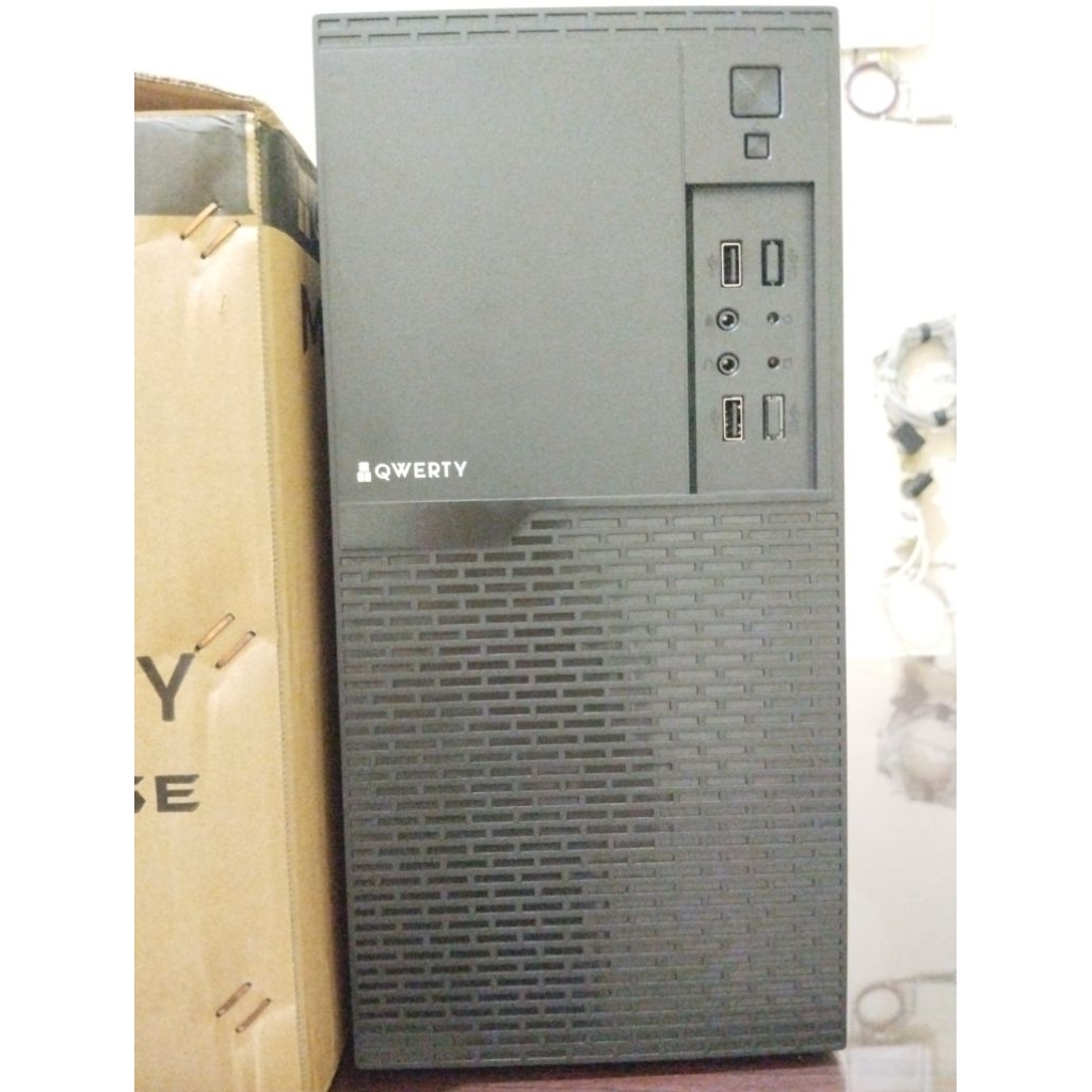 เคสคอมพิวเตอร์ Qwerty ATX
