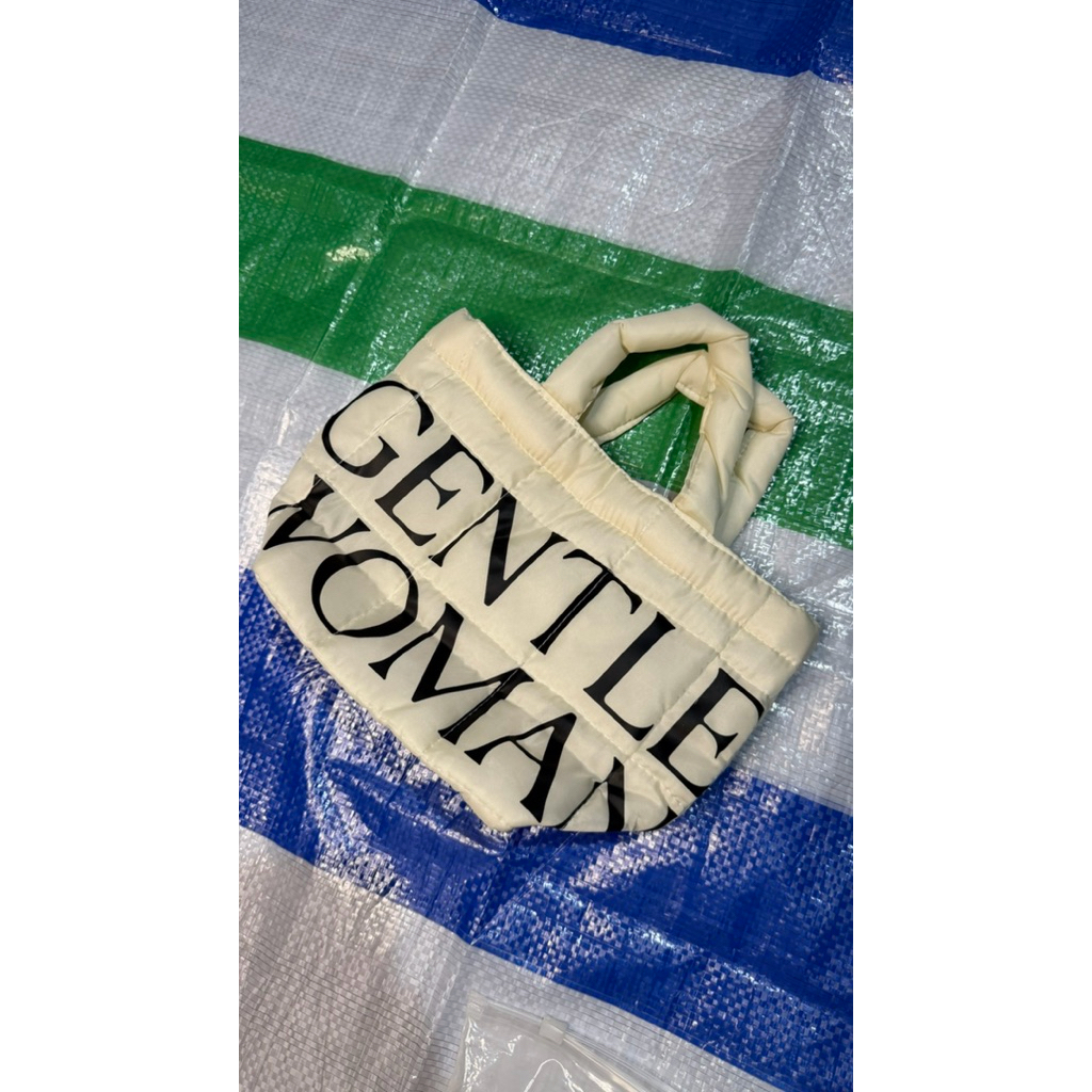 GENTLE WOMAN PRELOVED