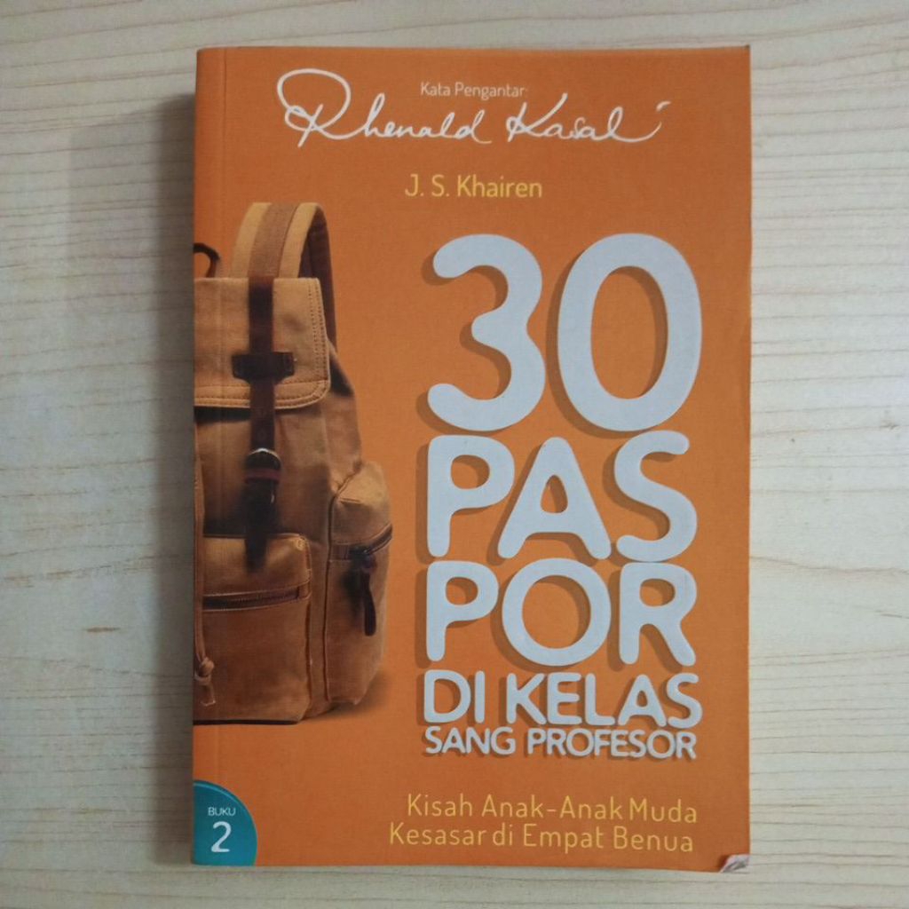 BOOK OF 30 PASSPORTS IN THE CLASS OF THE PROFESOR โดย JS KHAIREN