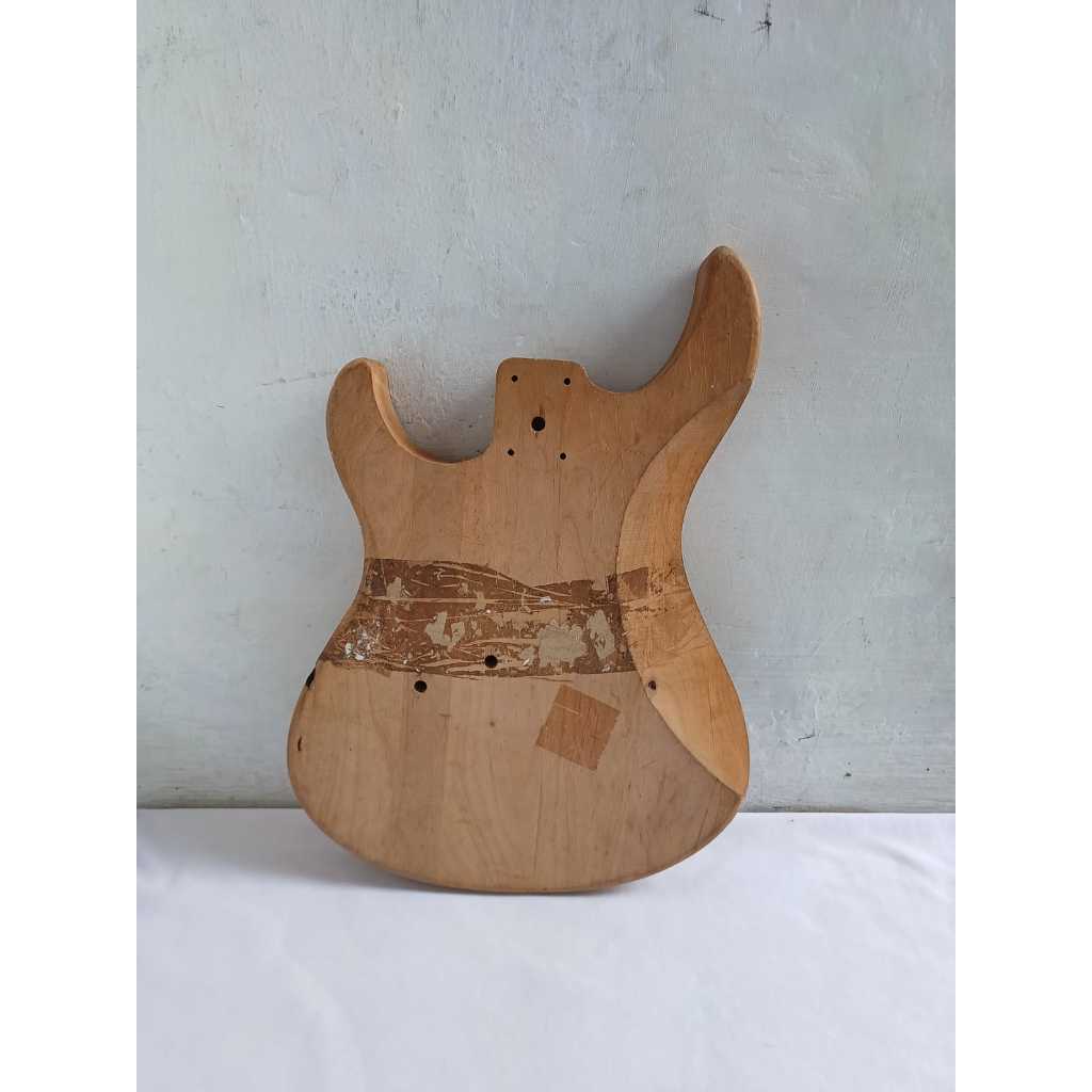 Yamaha Pacifica Alder 012 วัสดุตัวถังกีต้าร์