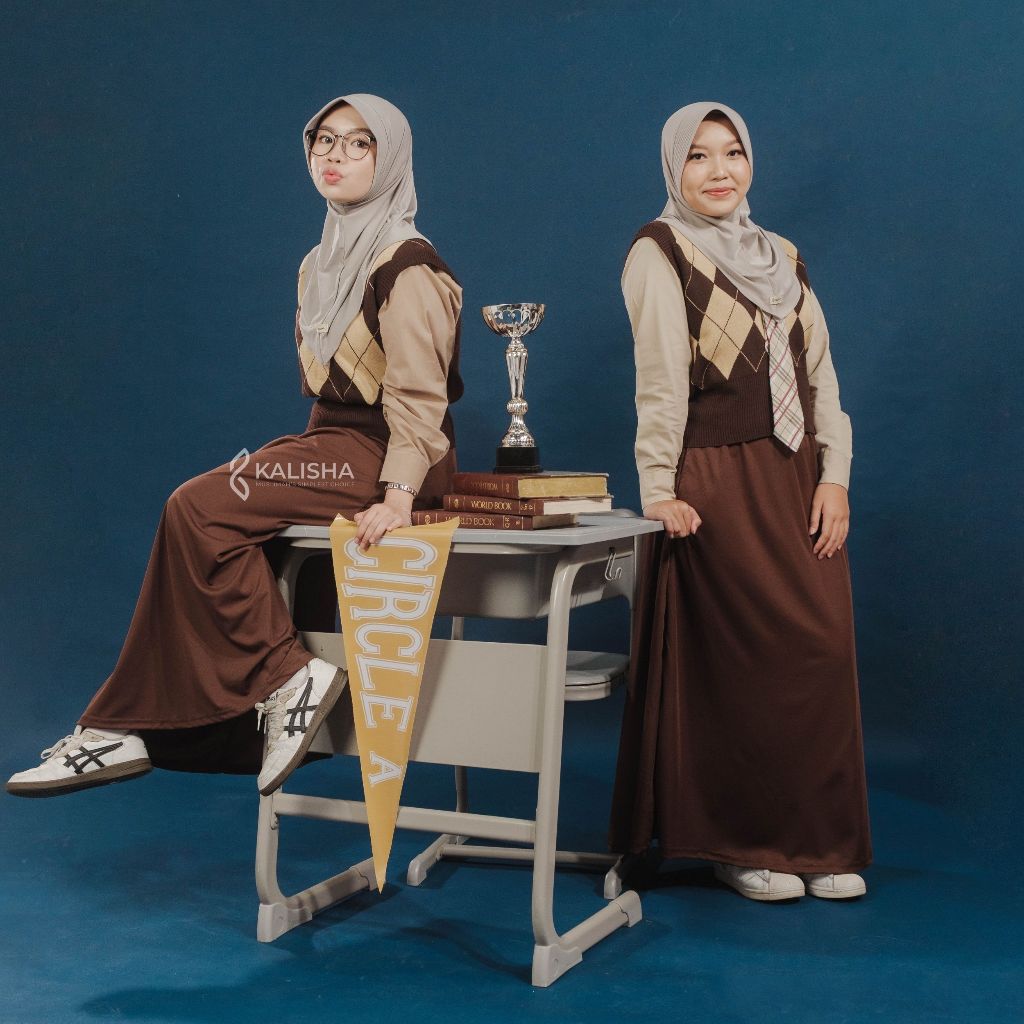 Kalisha - เสื้อกีฬาสปอร์ต Hijab Bergo ไซส์ M