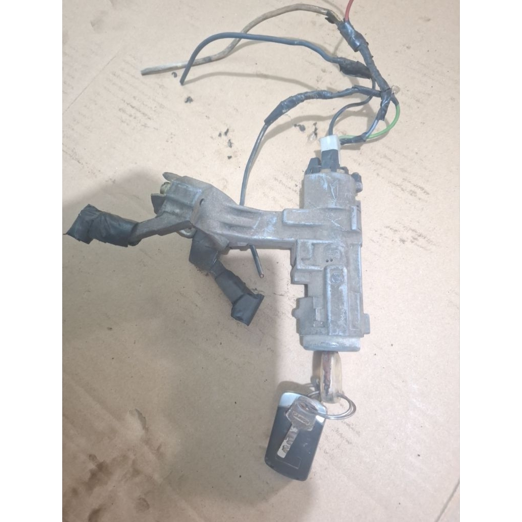 สวิตซ์พวงมาลัย สวิตซ์สตาร์ท Charade classy winner g102 cx g100 88-96