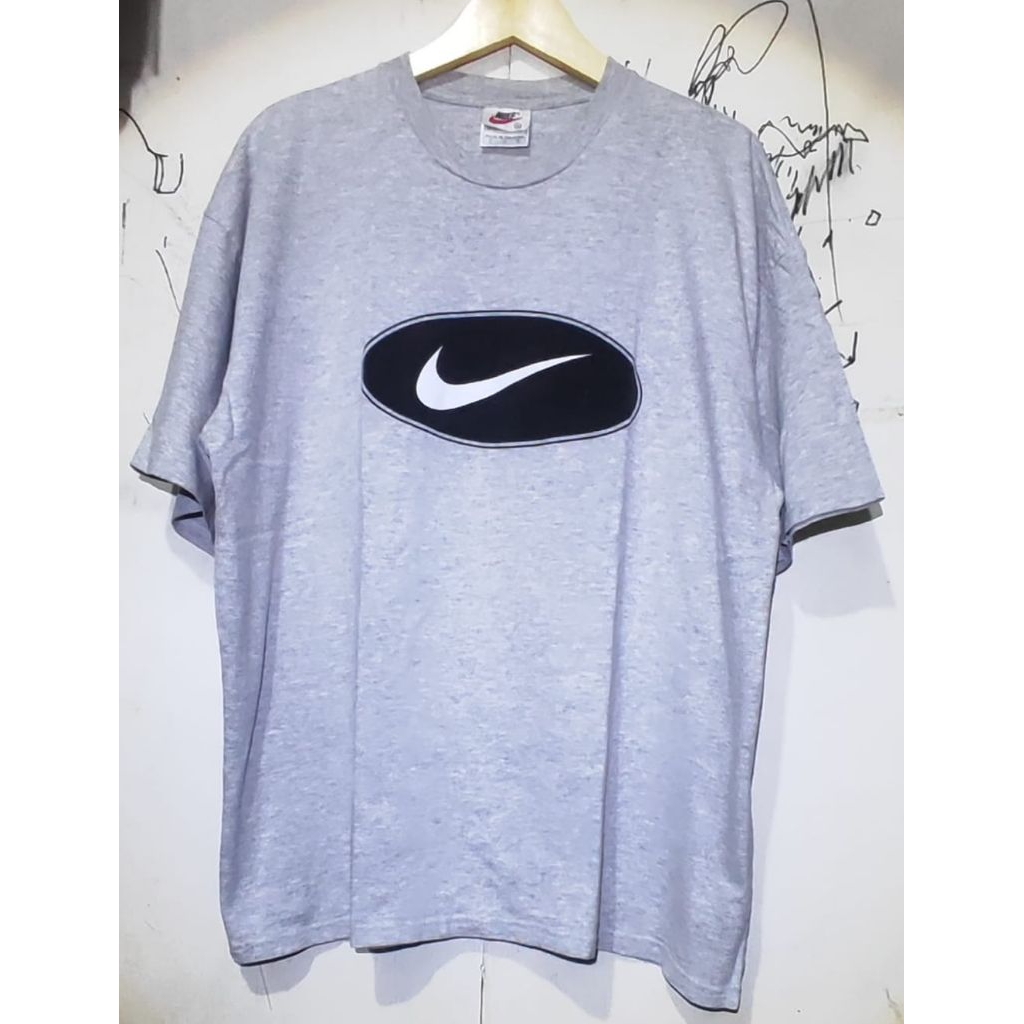เสื้อยืด Nike Vintage