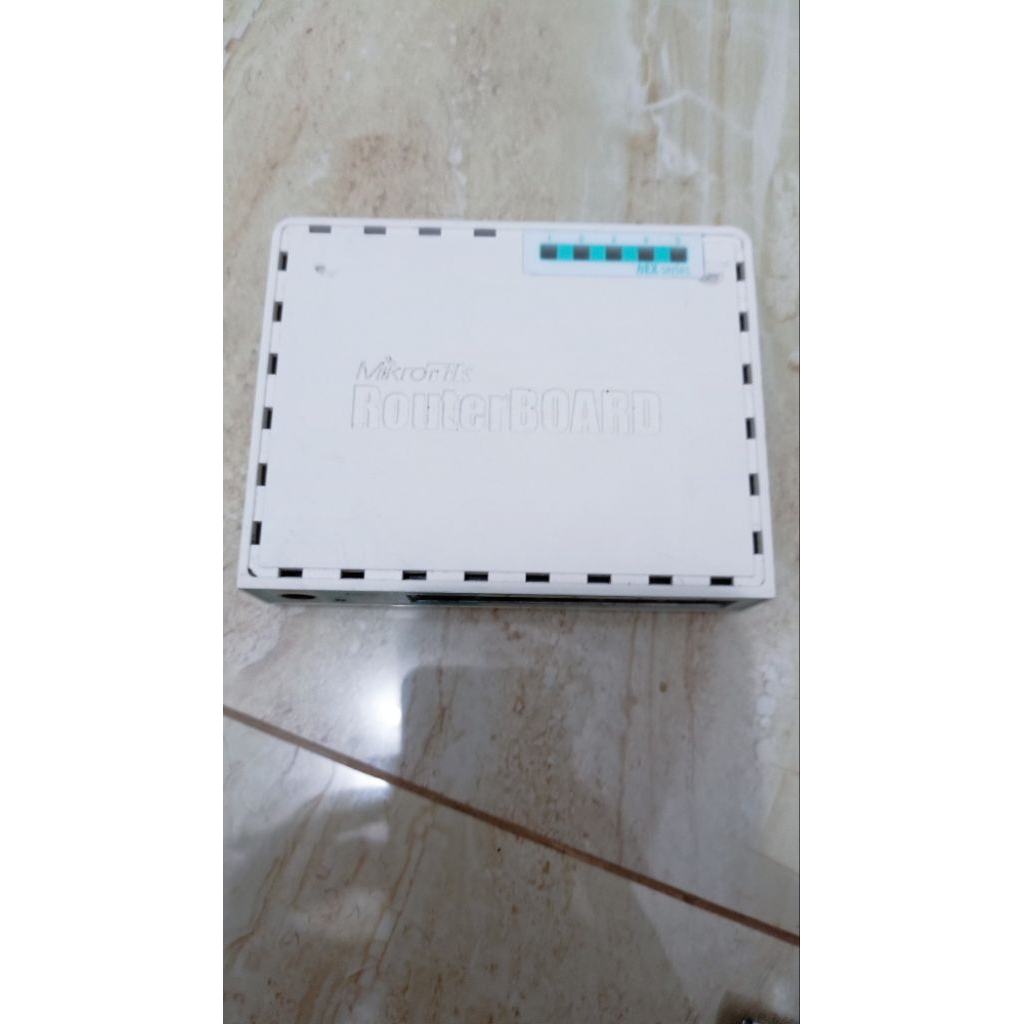 Mikrotik RB 750 R2 hex lite