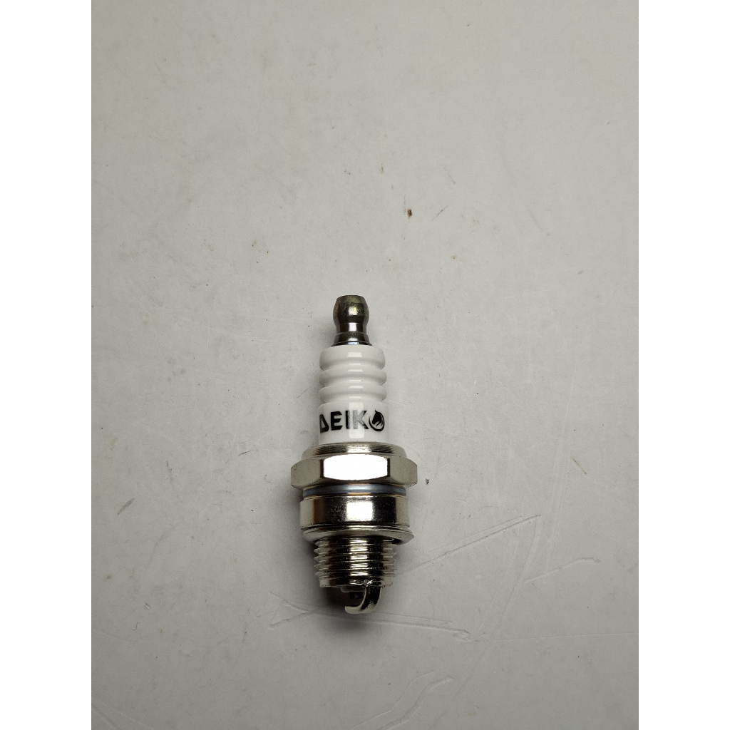 MESIN หัวเทียน BP6MA DEIKO Chainsaw Senso ขนาดเล็กเครื่องตัดหญ้าขนาดใหญ่หัวเทียนสําหรับรถจักรยานยนต์