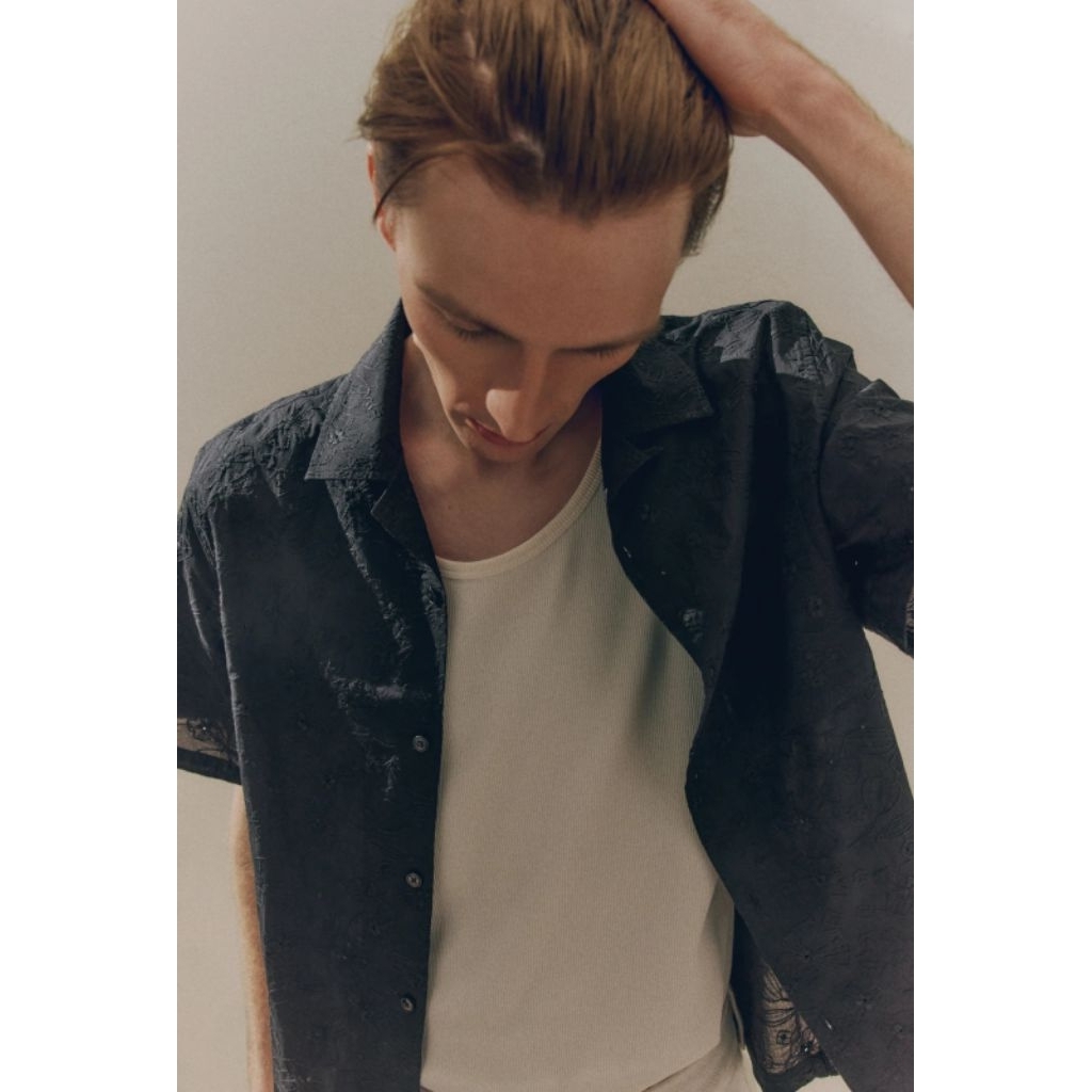 H&M Embrodery Regular Fit Shirt col สีดํา sz M