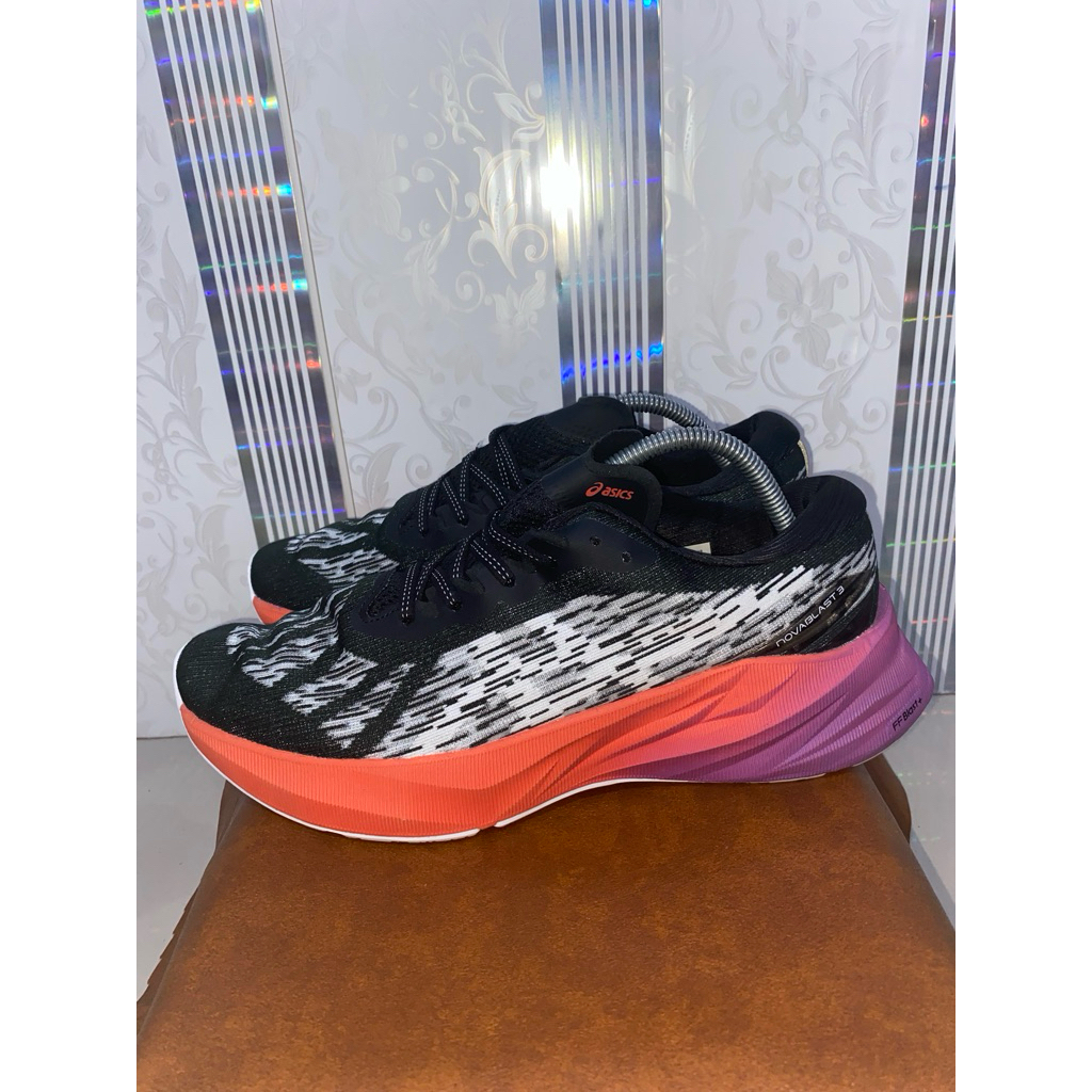 รองเท้าวิ่งผู้ชาย 4s1cs N0v4 Bl4st 3