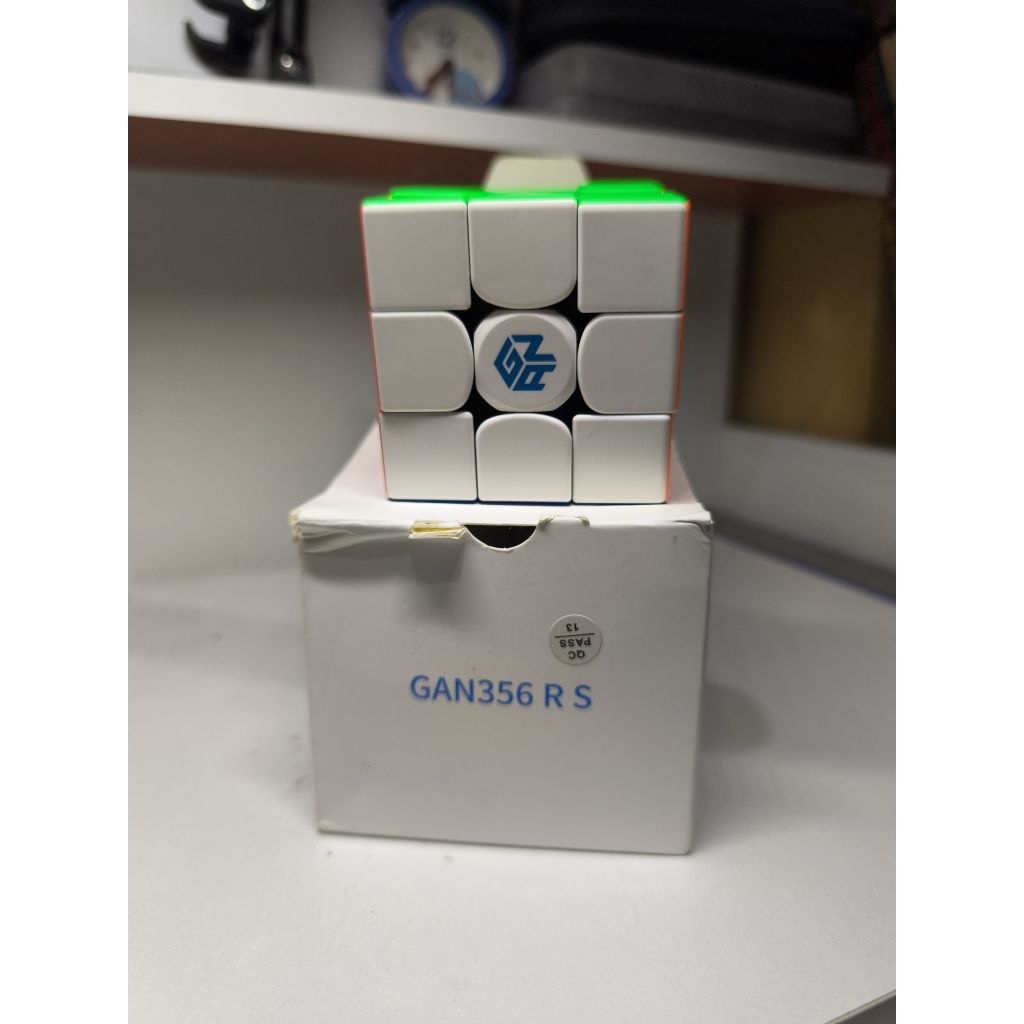 [READY]rubik Buckle GAN356 RS ไม่ใช่แม่เหล็กเหมือนของใหม่