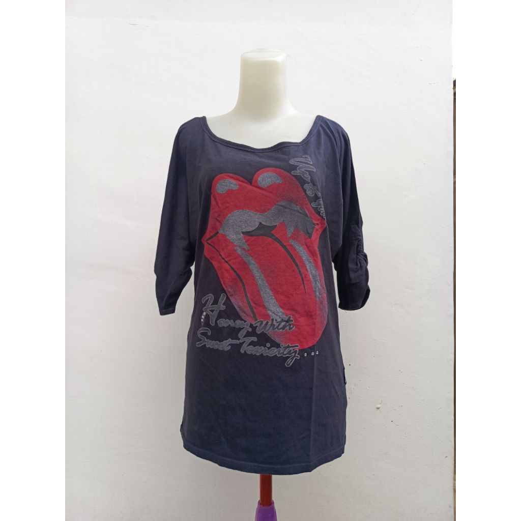 เสื้อยืดหินกลิ้ง Cecil mcbee