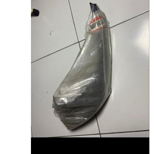 SGP 48137B47G00N709 ขาโล่ suzuki ล่างขวาสีเทาเมทัลลิค ARASHI 125 ORIGINAL