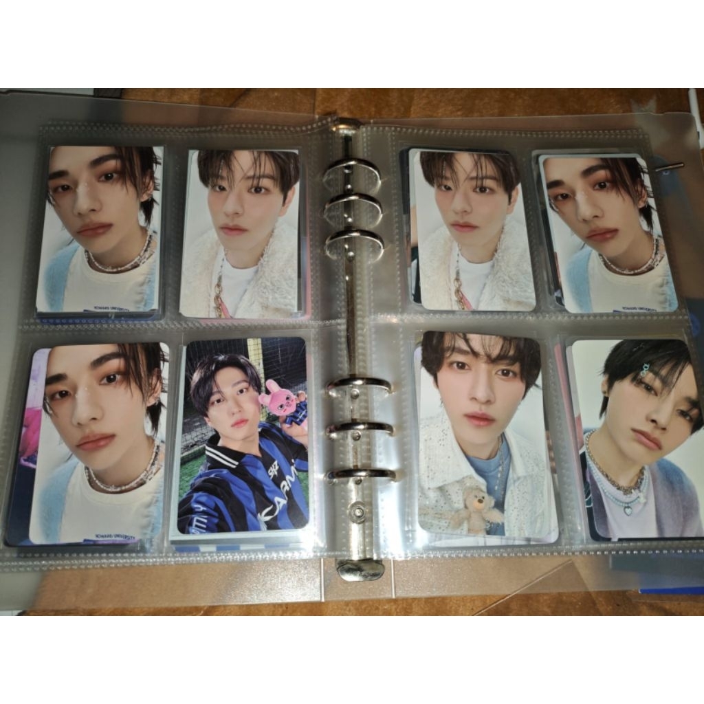 [READY] TAKE ALL PHOTOCARDS 7 POB ONLINE SKZ 5 OCLOCK + 1 PC SKZOO VER OFFICIAL (PLEEASE READ DESCRI