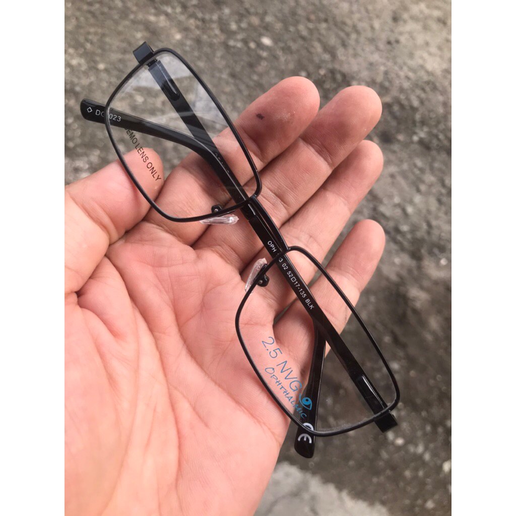 NVG 2.5 NVG ORIGINAL OPH 103 02 SIZE 52 17 135 สีดํา
