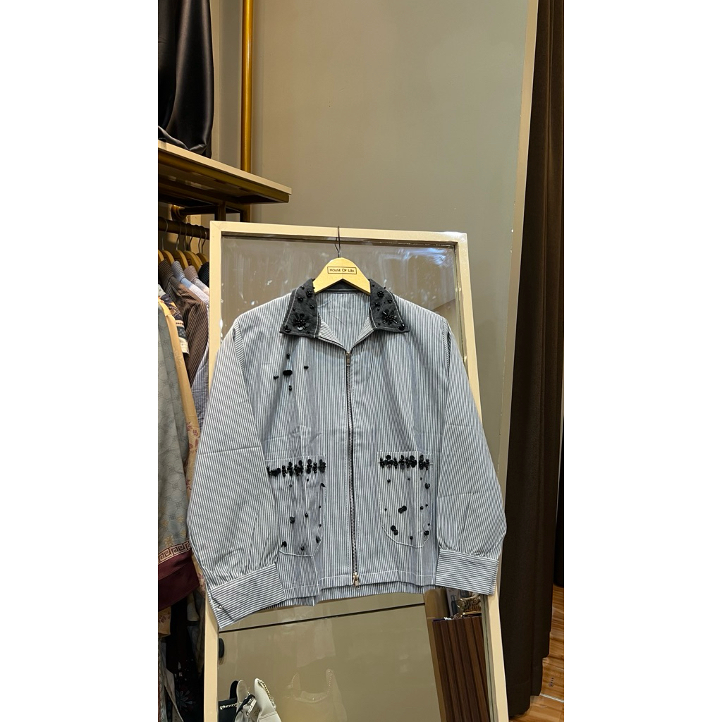 KEMEJA Cecilia Denim Crop Shirt