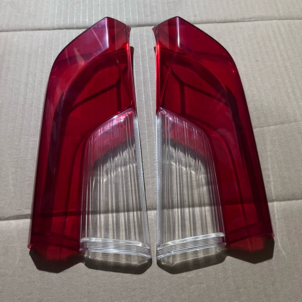 Original Suzuki Ertiga Xl 7 2018-2022 Reflector Trunk Light Mica