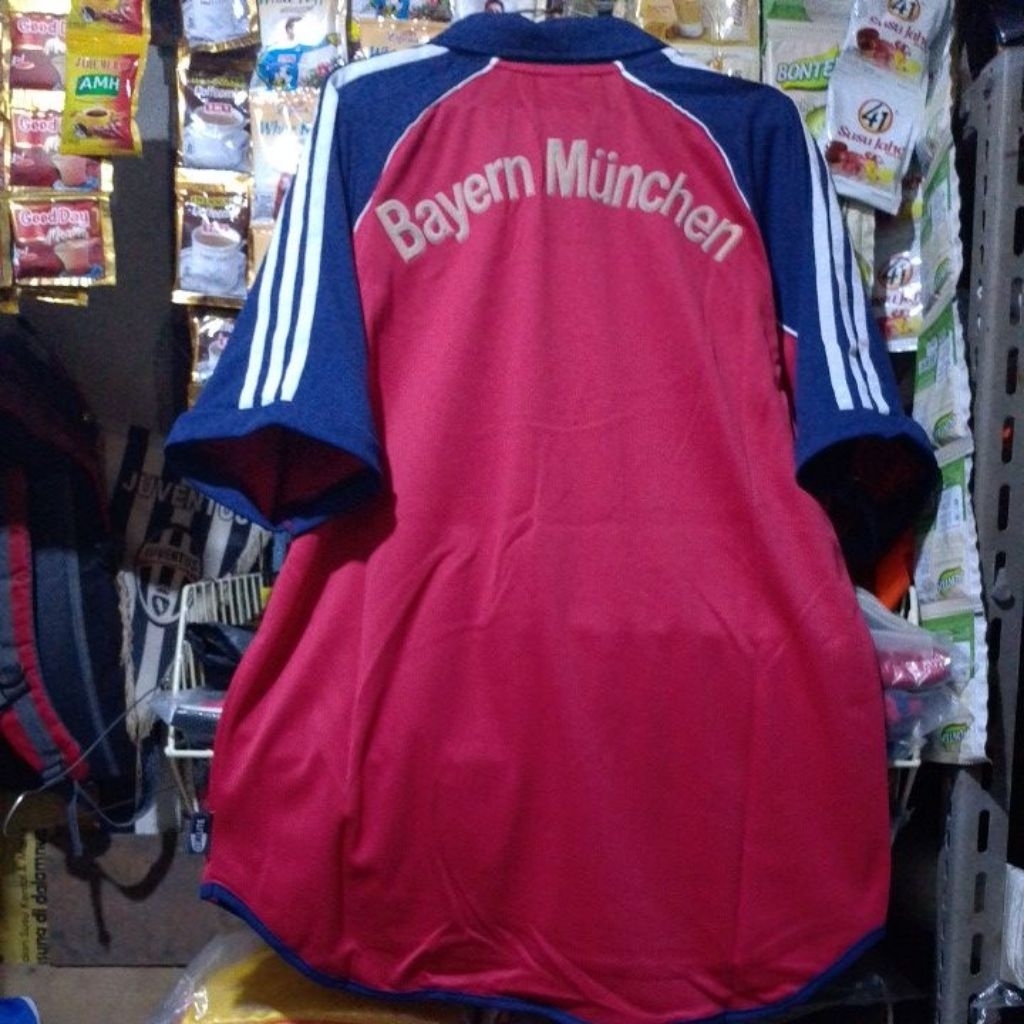 เสื้อเจอร์ซีย์ย้อนยุคบาเยิร์น Muecha3n 2000/01