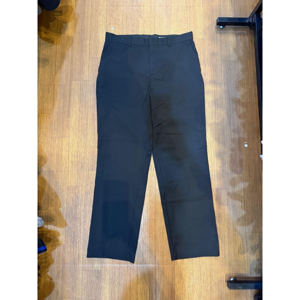 กางเกง H&M Regular Fit ดั้งเดิม
