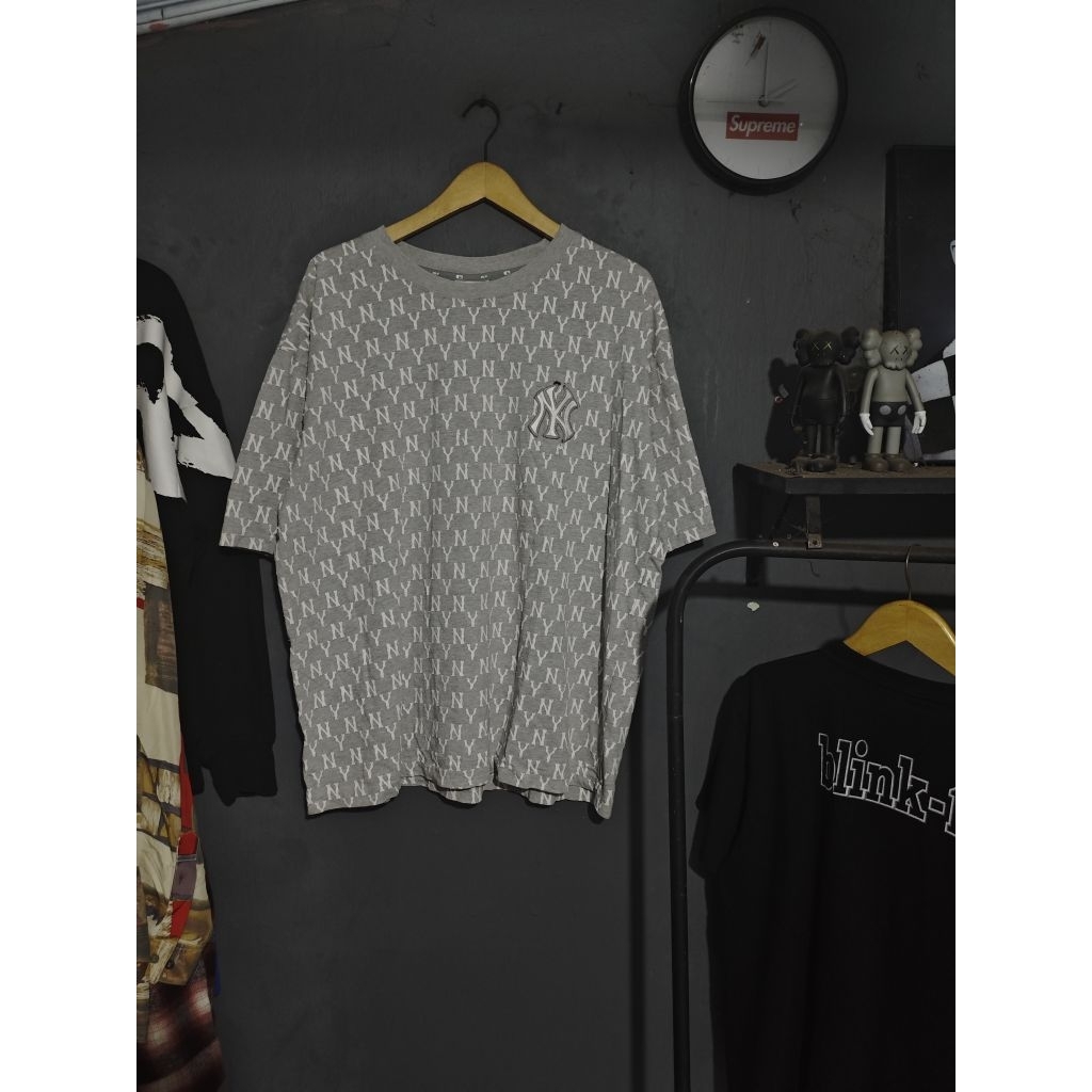 เสื้อยืด MLB NY Monogram