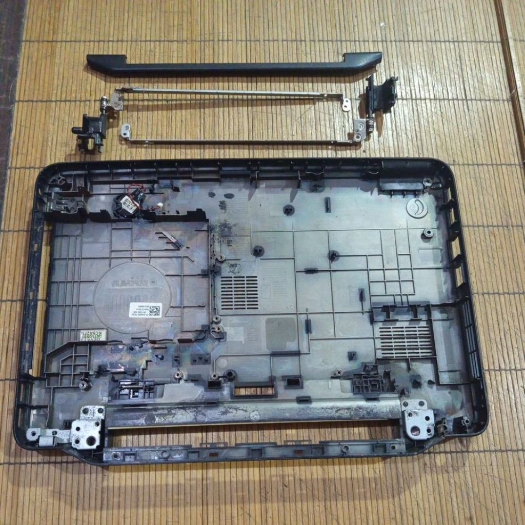 เคสด้านล่าง Dell Inspiron N4050 + บานพับ