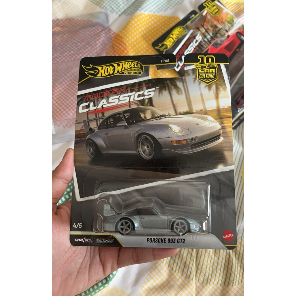 Hotwheels premium Modean classic Porshe 993 GT2