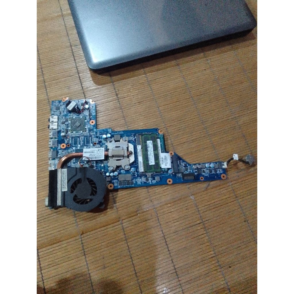 เมนบอร์ด HP Pavilion G4 AMD 4GB สมบูรณ์