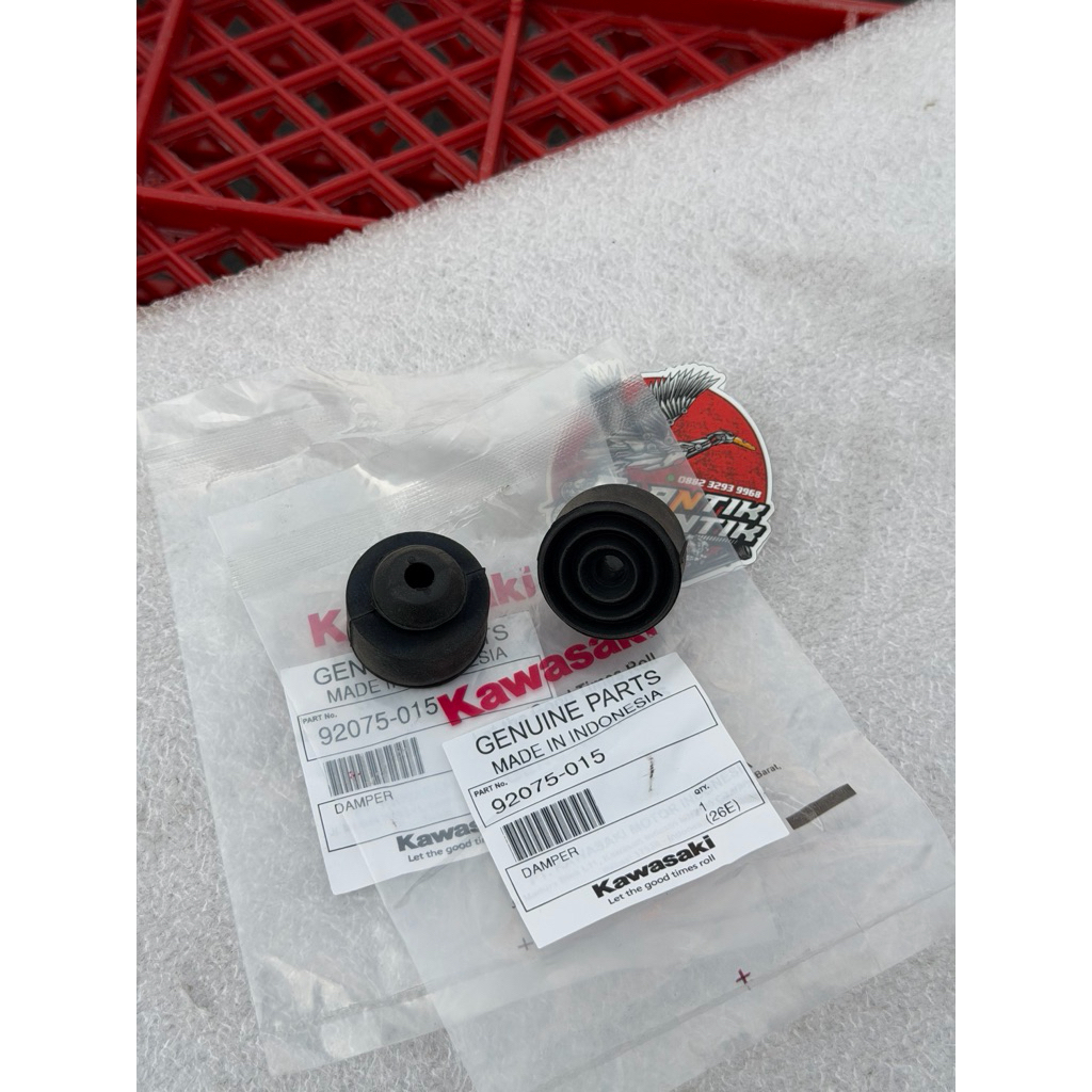 Original Ninja R SS ด้านหลังถังด้านในแบริ่ง dumper ยาง 92975-015 REAR TANK RUBBER NINJA 150 R SS ORI