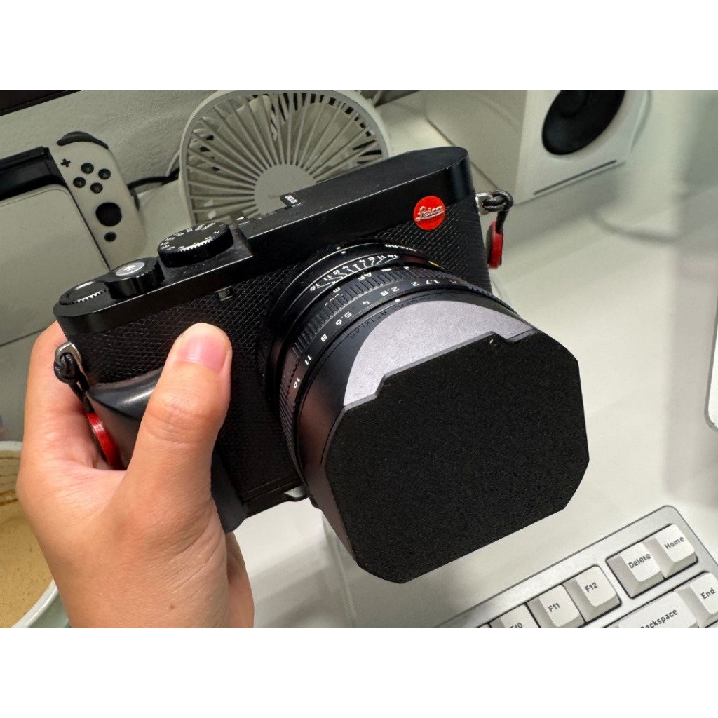 ฝาปิดเลนส์สี่เหลี่ยม Leica Q3 28 มม