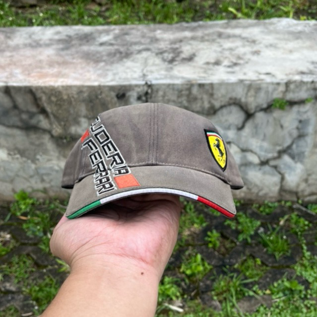 หมวกทีม Ferrari Scuderia F1