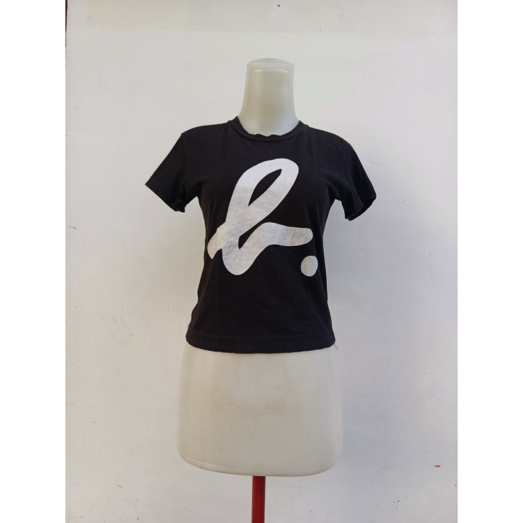 เสื้อยืดโลโก้ Agnes b