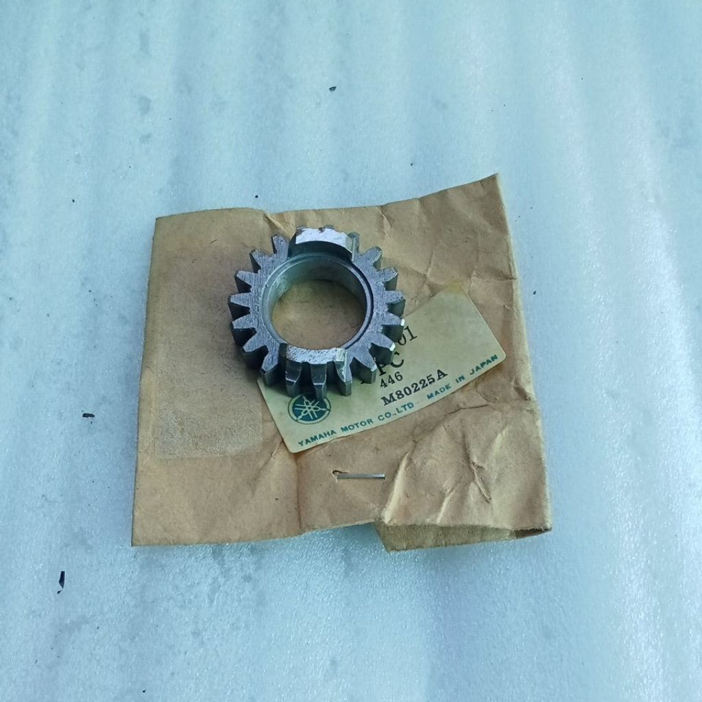 Kick Pinion Gear 19T Yamaha Yl1 Yl2 Yl3 Twin HT1 JT1 JT1L 164-15631-01
