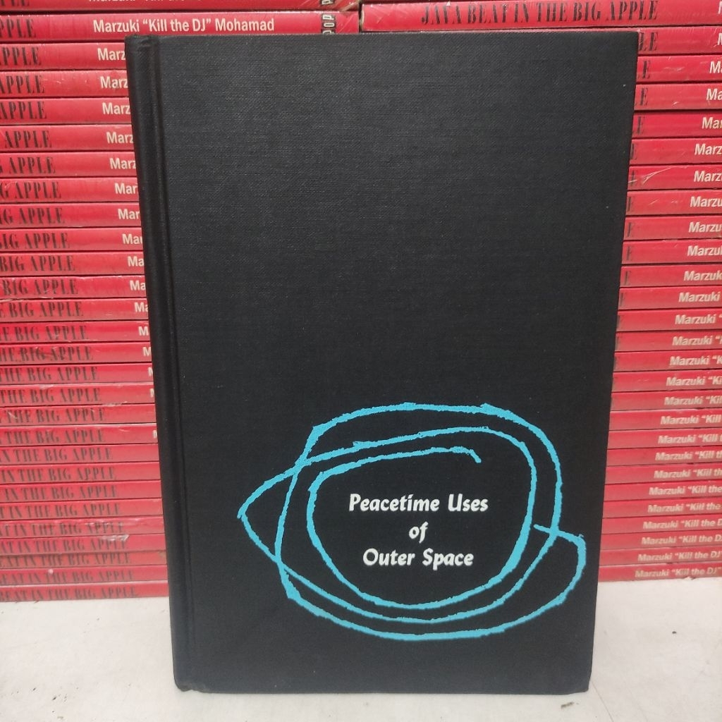 หนังสือนําเข้า: การใช้งาน PEACETIME OF OUTER SPACE
