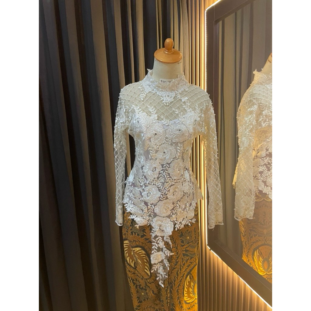 WEDDING GOWN PRELOVED / PARTY DRESS / BRIDEMAIDS GOWN / WEDDING DRESS / WEDDING KEBAYA / GRADUATION 