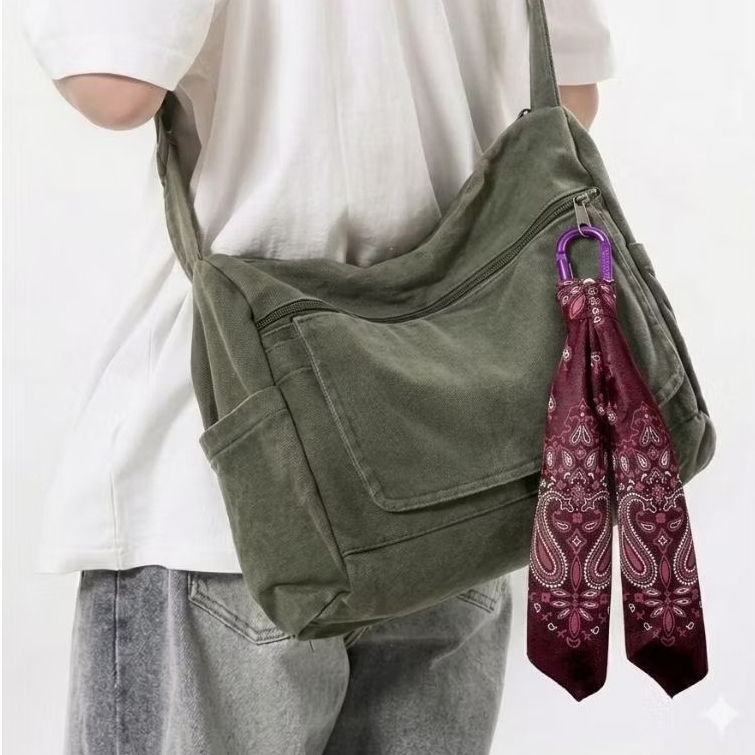 กระเป๋า CHARM SLAYER BANDANA LARGE CARABINER