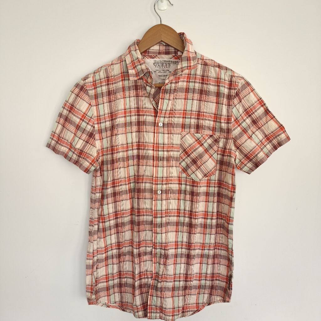 เสื้อเชิ้ตผู้ชาย KEMEJA Guess