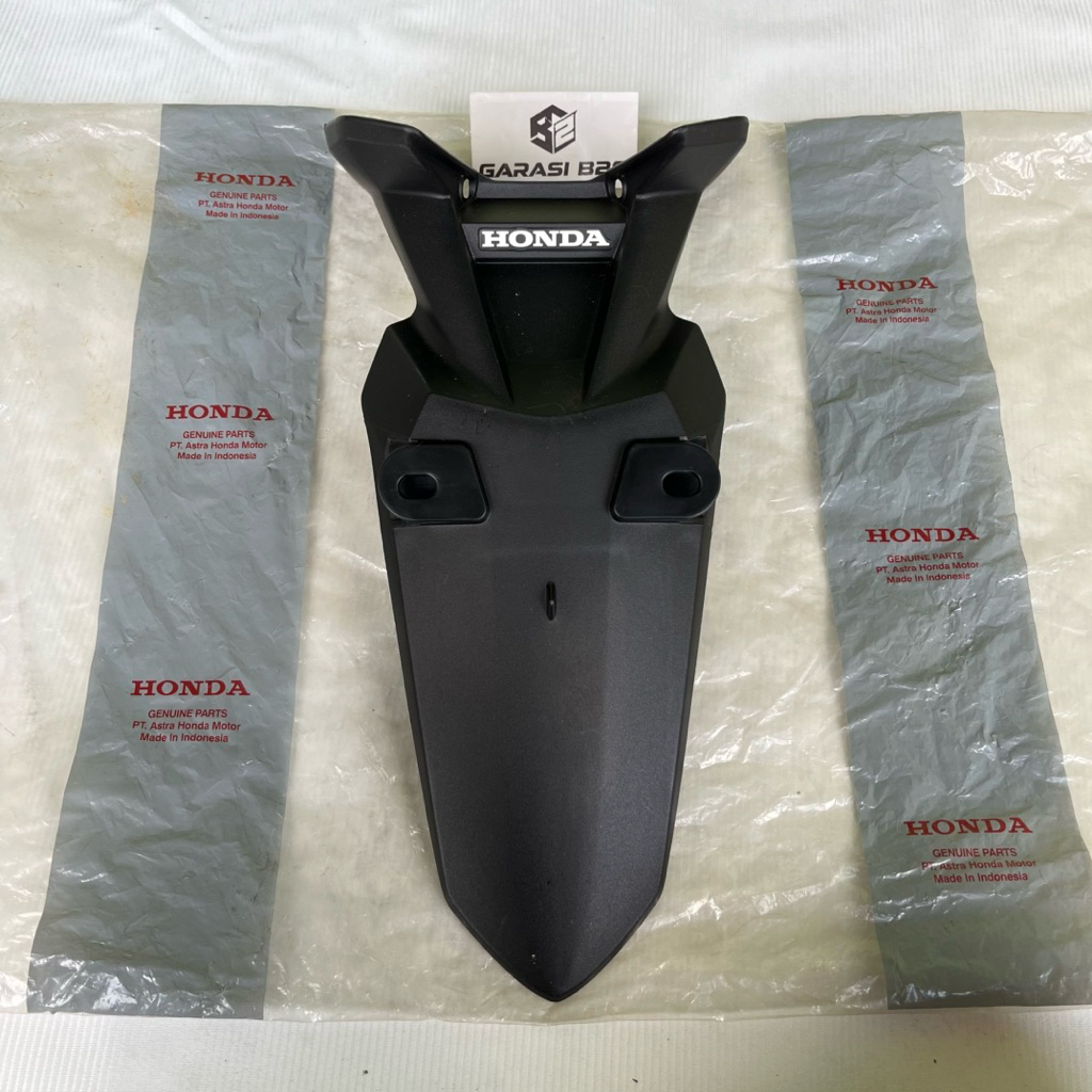83500-KWC-900 ชุดบังโคลน บังโคลนหลัง Honda CS1 CS 1 Original AM