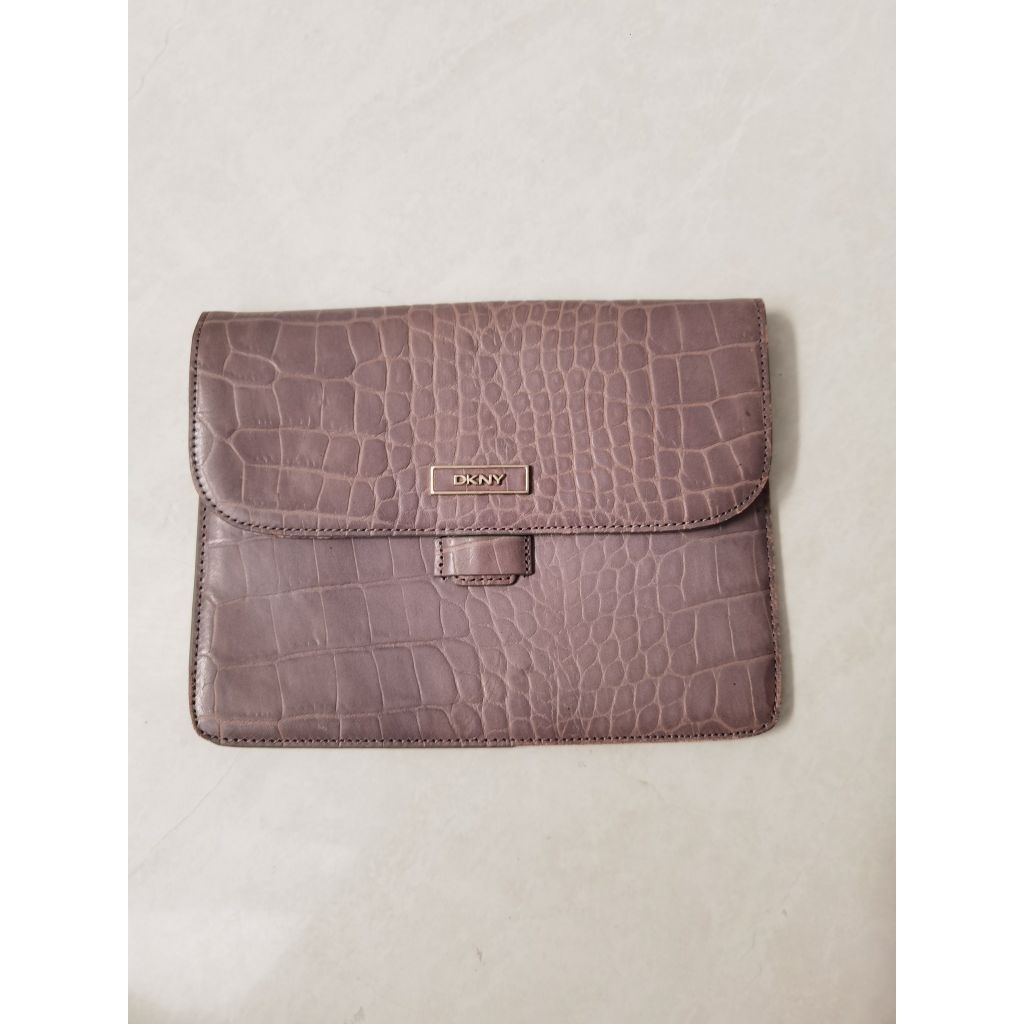 กระเป๋า DKNY Clutch Wallet หนัง Croco DKNY