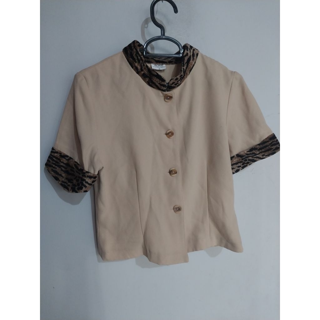 80% LIGHT BROWN preloved ผู้หญิง BLOUSE