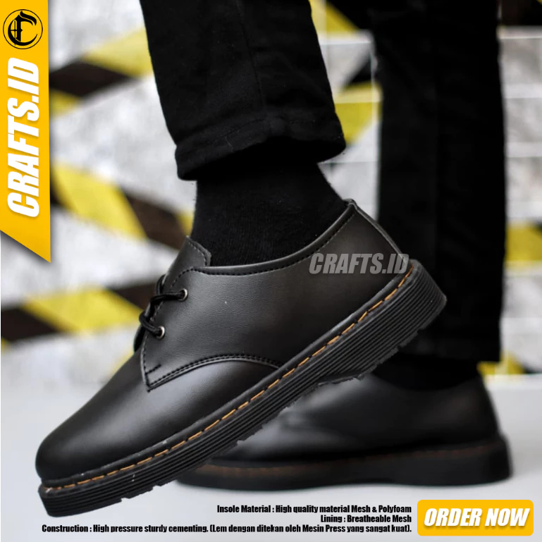 CRAFTS - Docmart Official Low Boots รองเท้าผู้ชายสีดํา