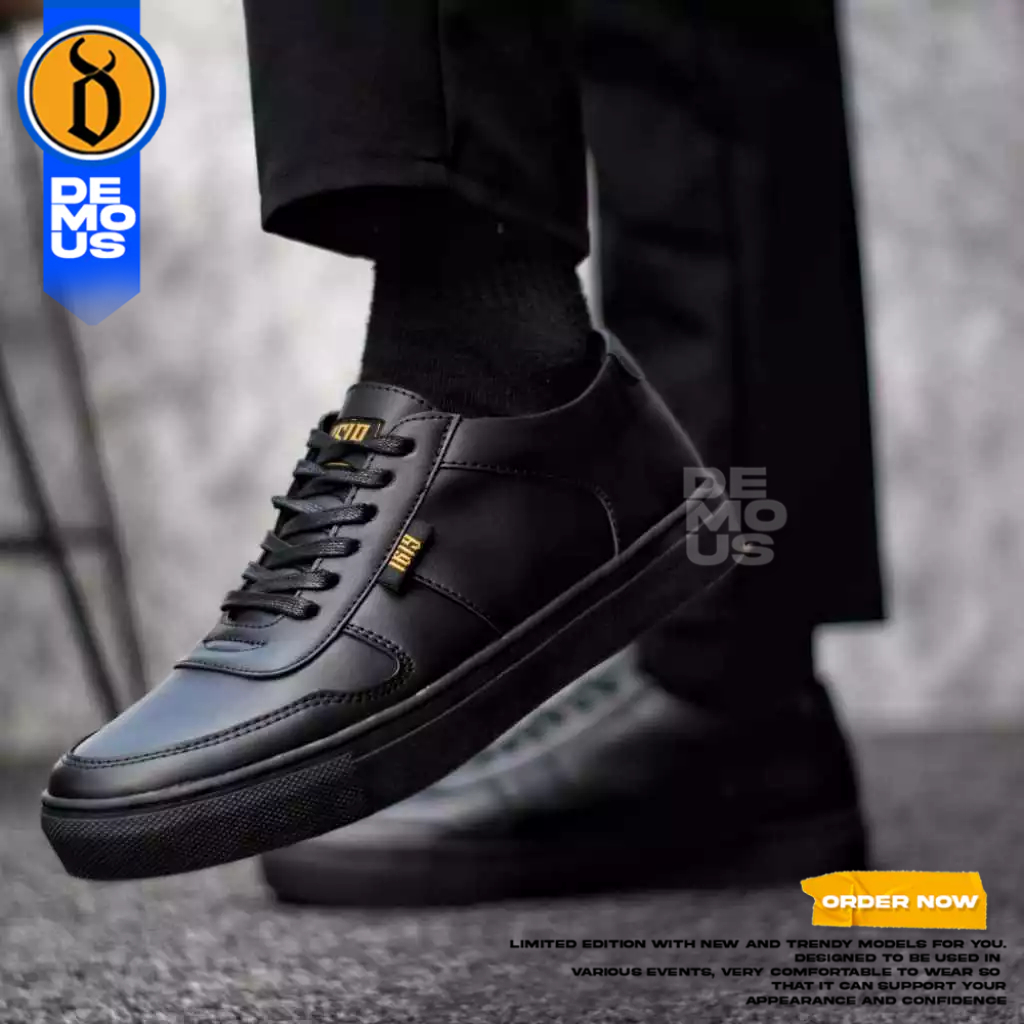 DEMOUS AUGUST - รองเท้าผ้าใบลําลองผู้ชายพร้อมลูกไม้หนัง Pu สีดําเต็มรูปแบบ