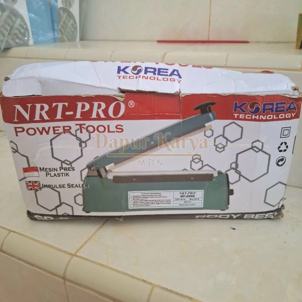 Manual Pump Sealer Press Plastic Ashtray Oil Can Float Hector Kenko Paper Cut Punch - Random Medan I