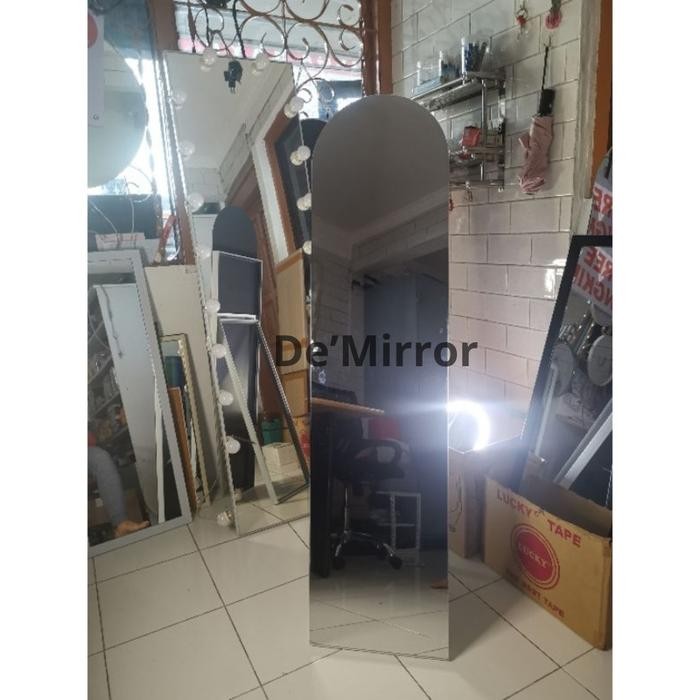 Komee STANDING MIRROR FRAMELESS OVALE STANDING MIRROR ROUNDED STANDING MIRROR