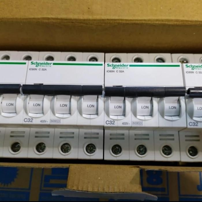 MCB IC60N 3P 32A 6kA Schneider 3Phase 3Pole