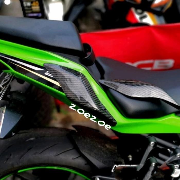 ตัวเลื่อนหางคาร์บอน ZX25R ตัวปิดด้านหลัง ZX25R kevlar