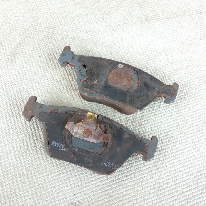 ผ้าเบรคหน้า Bmw E39 520I 523I 528I 530I ปี 96-04 (2Nd)