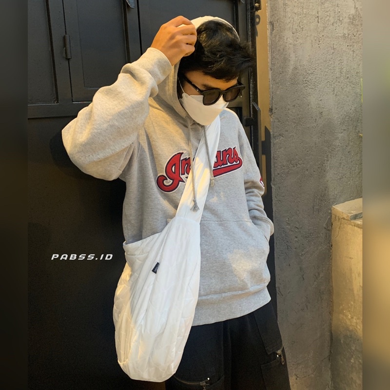 CLEARING WAREHOUSE Puffy Sling Bag Puffy Crossbody Bag กระเป๋าสะพายข้างผู้ชาย/ผู้หญิง