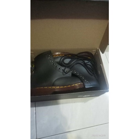 DR.MARTENS WAREHOUSE Docmart รองเท้าผู้ชายและผู้หญิง unisex Dr. รองเท้า Martens