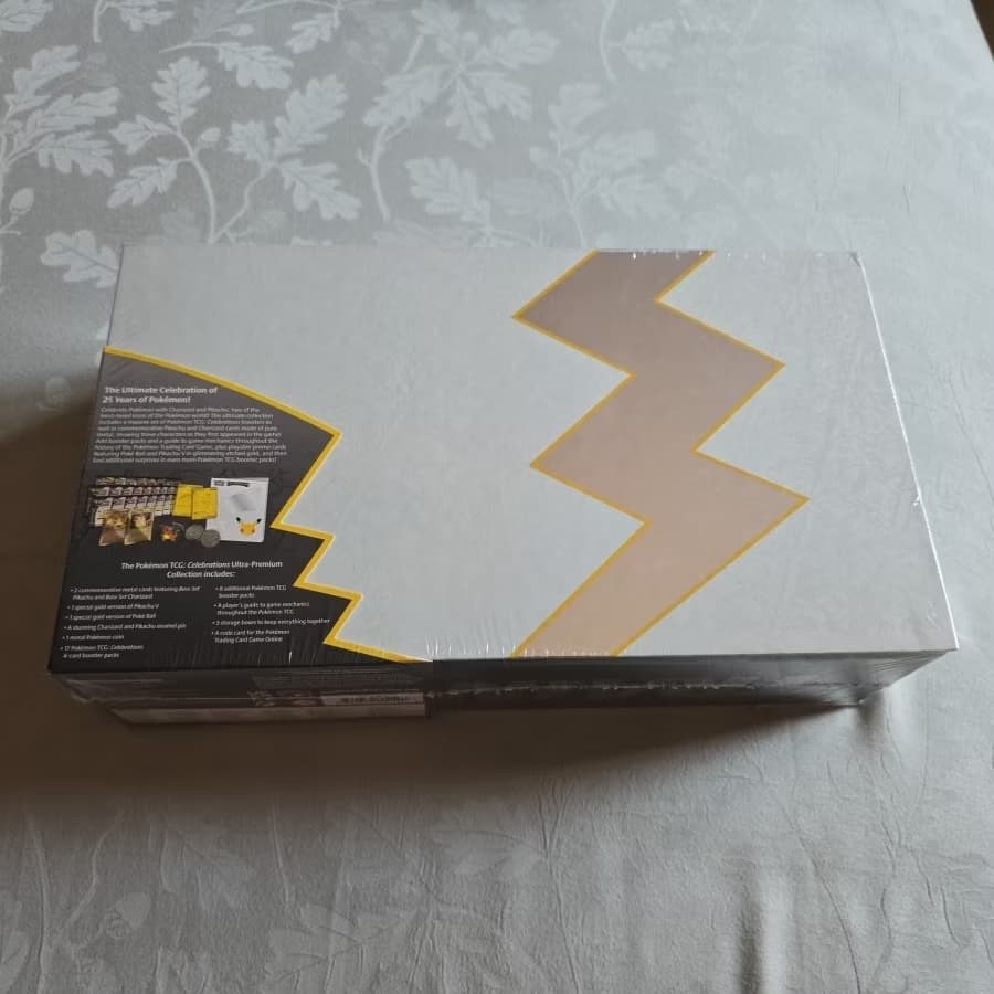 ต้นฉบับใหม่ล่าสุด POKEMON TCG CELEBRATIONS 25TH UPC ENGLISH VERSION / 25TH UPC