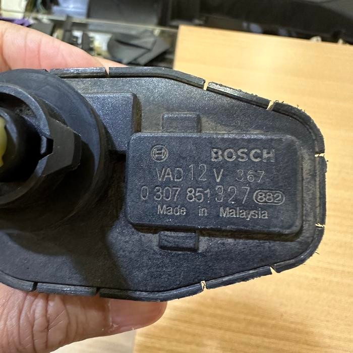 มอเตอร์ไฟตัวกระตุ้นหน้า Bosch Bmw E36 0307851327 ไฟหน้าตัวกระตุ้นมือสอง