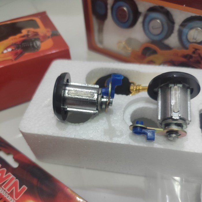 Lowin Universal Car Door Lock 2 ประตู / 3 ประตู / 4 ประตู มือสองสภาพดี