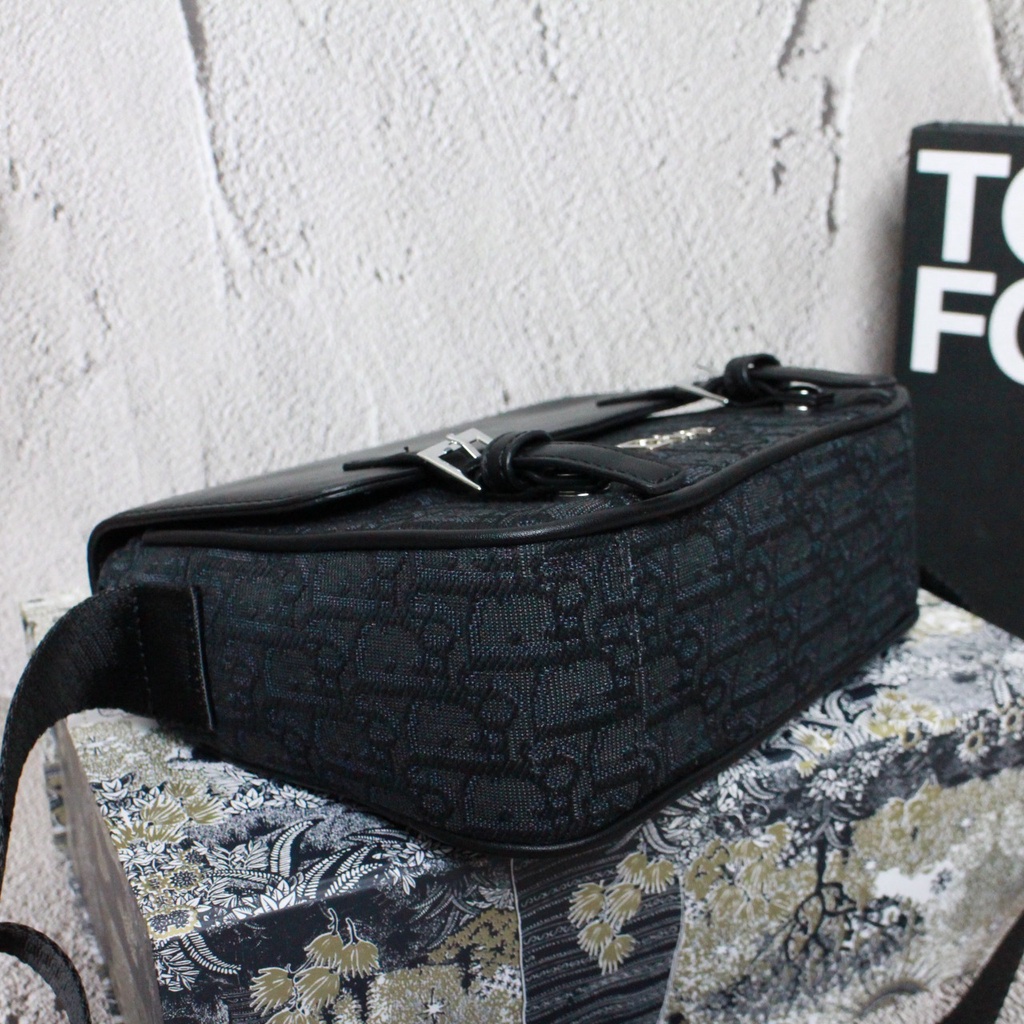 CLEARING WAREHOUSE Canvas Messenger Bag 0939 (แถมผ้า+BubbleWrap)